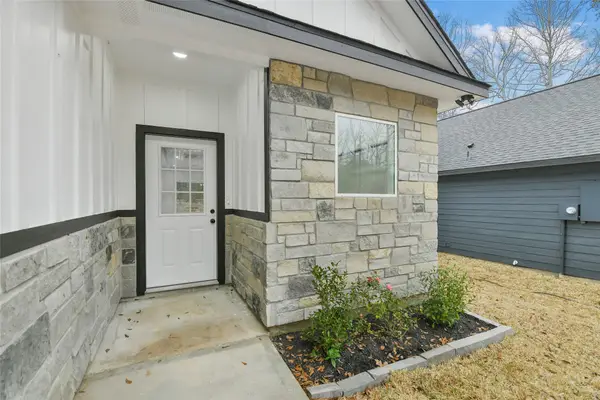 15113 Austin, Willis, TX 77378