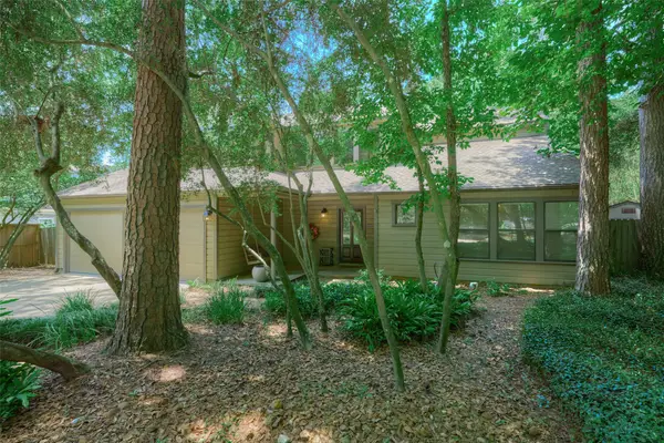 11 Song Sparrow Place, Spring, TX 77381