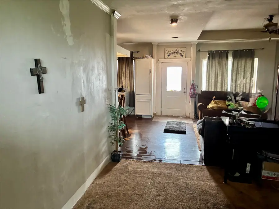 182 County Rd 2665 Road, Devine, TX 78016 - #2