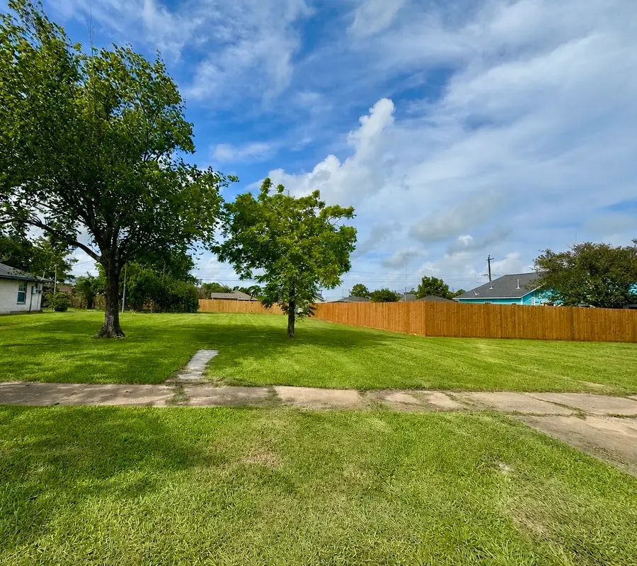 12 N Ave A, Freeport, TX 77541 - #2
