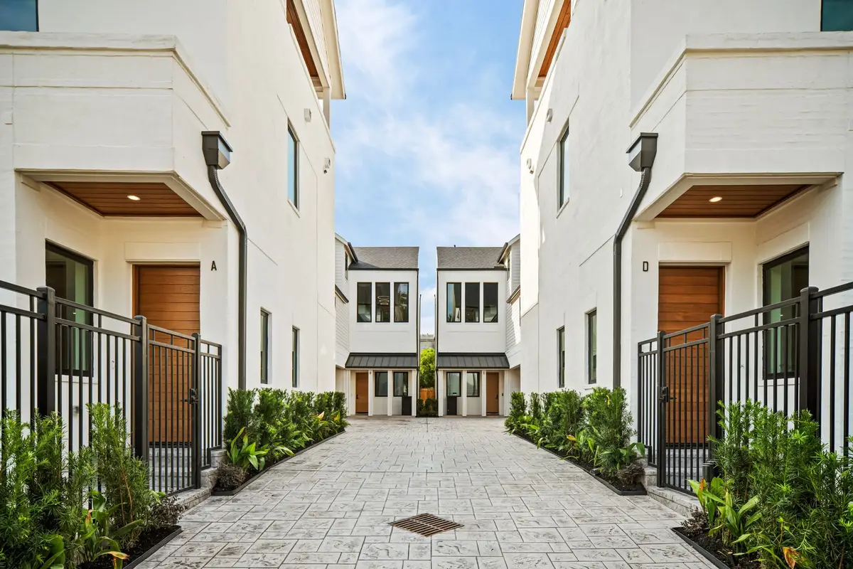 5409 Chevy Chase #D, Houston, TX 77056 - #1