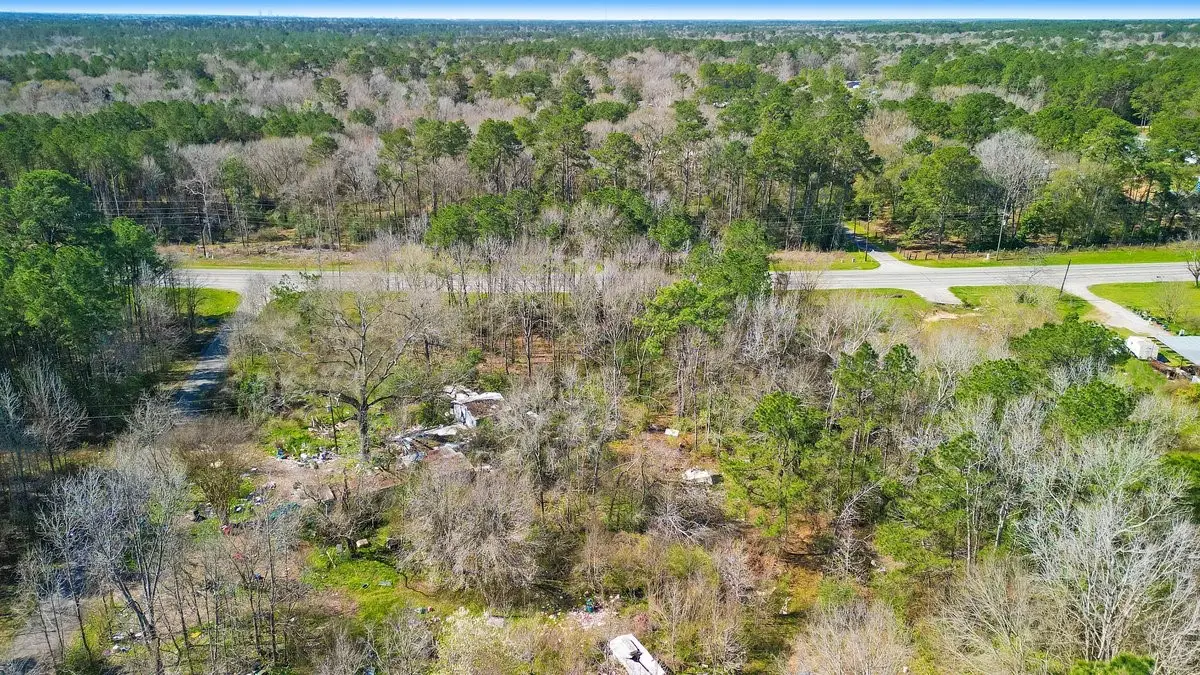 10692 Hart Road, Conroe, TX 77306 - Image #1