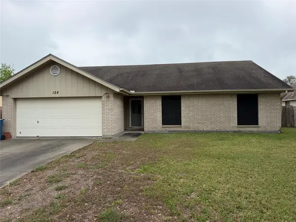 108 Timberline Drive, Port Lavaca, TX 77979