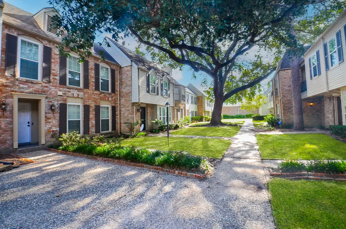 13074 Trail Hollow Drive #3074, Houston, TX 77079 - Image #1