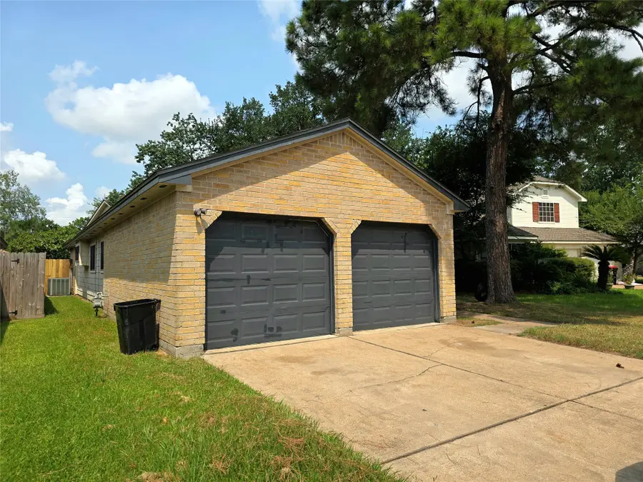 10511 Stormy Sky Drive, Houston, TX 77064 - Image #3