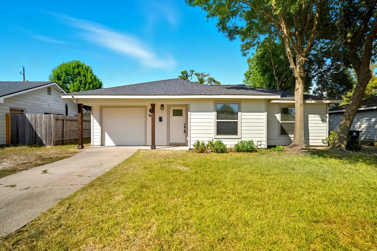 61 Trenwood Lane, Houston, TX 77022 - Image #1