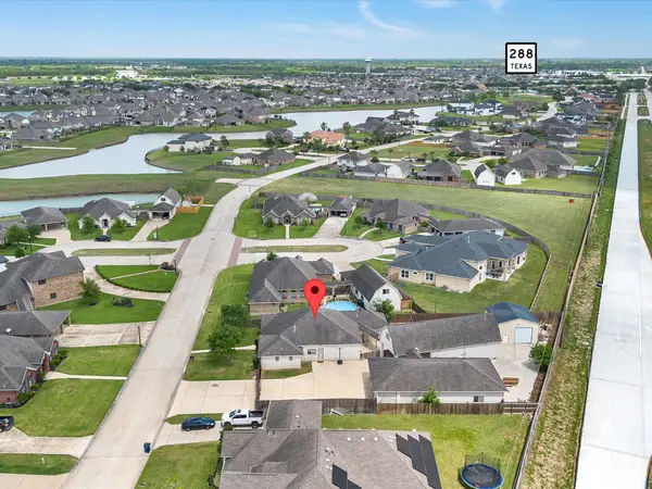 38 Palmero Way, Manvel, TX 77578