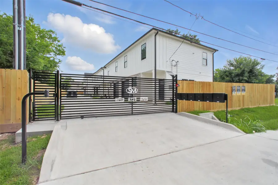 4719 Mallow Street, Houston, TX 77033 - #2