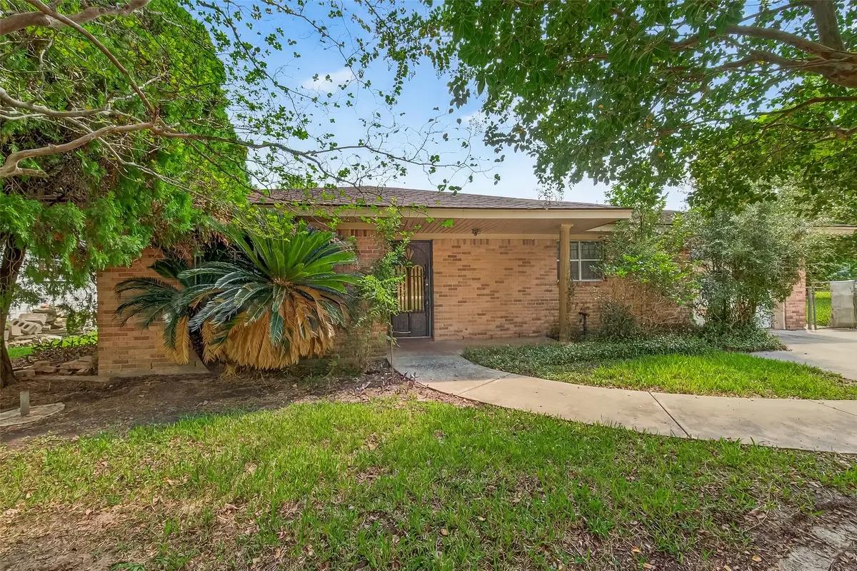 8428 Swiftwater Lane, Houston, TX 77075 - Image #1