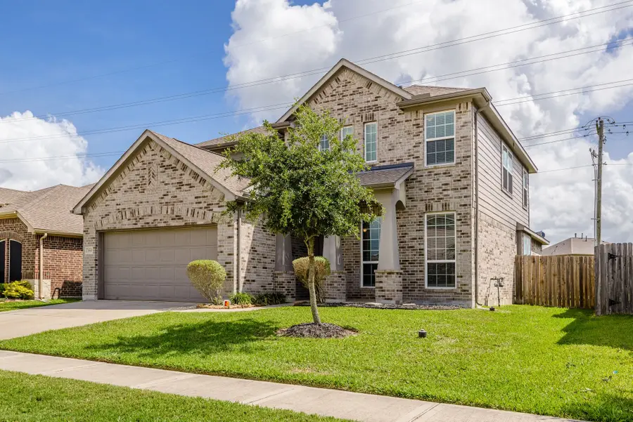 380 Kendall Crest Drive, Alvin, TX 77511 - Image #2