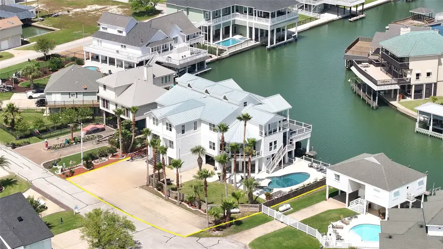 1614 Castaway Street, Tiki Island, TX 77554 - #2