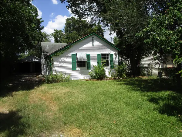 1306 Pershing Street, Baytown, TX 77520