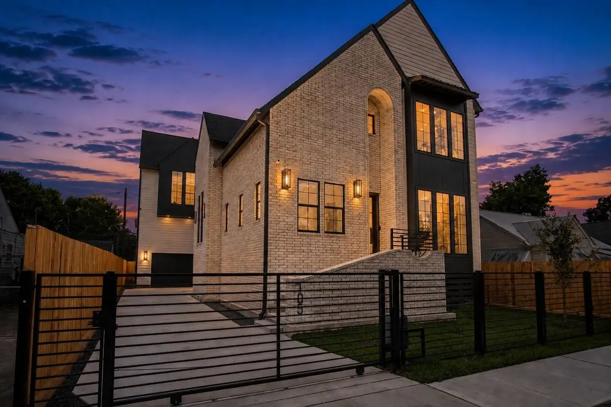 705 Walton Street, Houston, TX 77009 - #1