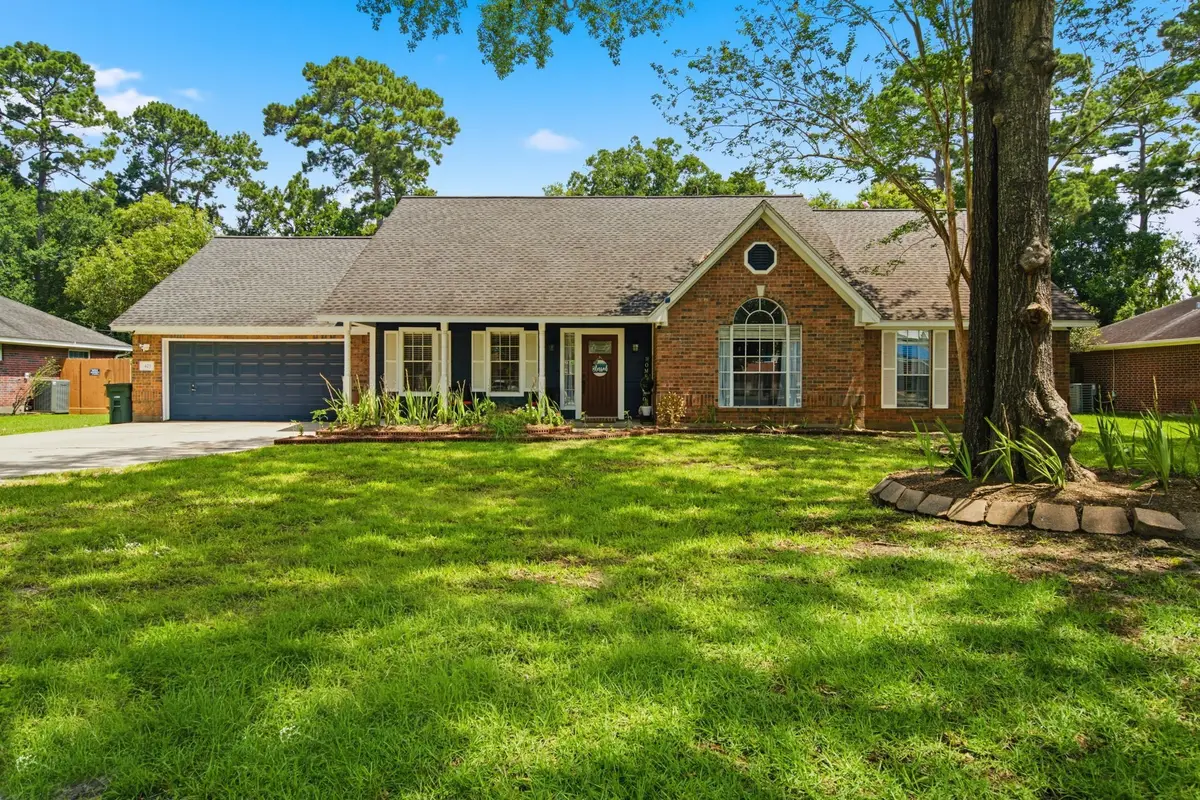 423 E Oak Hill Drive, Oak Ridge North, TX 77386 - #1