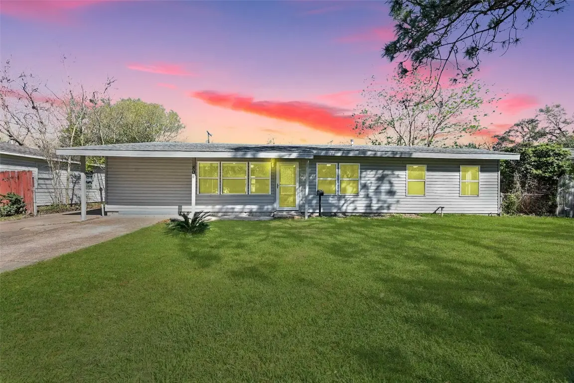 804 23rd Avenue N, Texas City, TX 77590 - #1