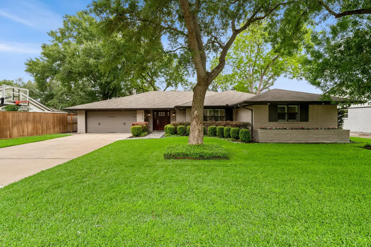 5438 Dumfries Drive, Houston, TX 77096 - #1