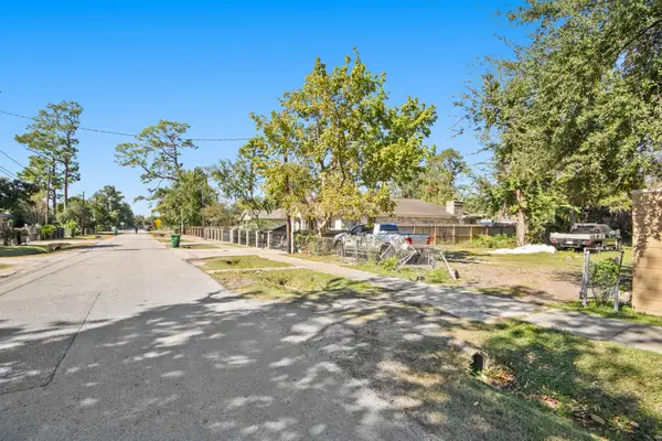 807 Firnat Street, Houston, TX 77022