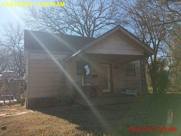 514 E 5th Street, Bonham, TX 75418