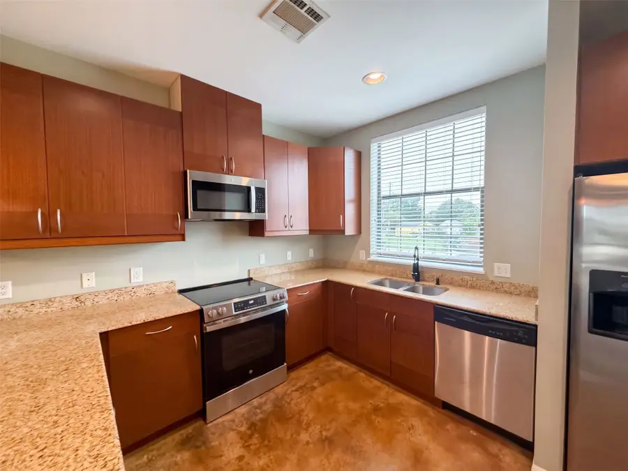 310 S Jensen Drive #2, Houston, TX 77003 - #2