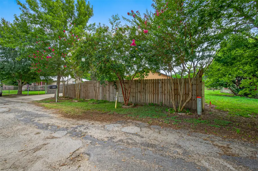 403 White Street, Madisonville, TX 77864 - Image #2