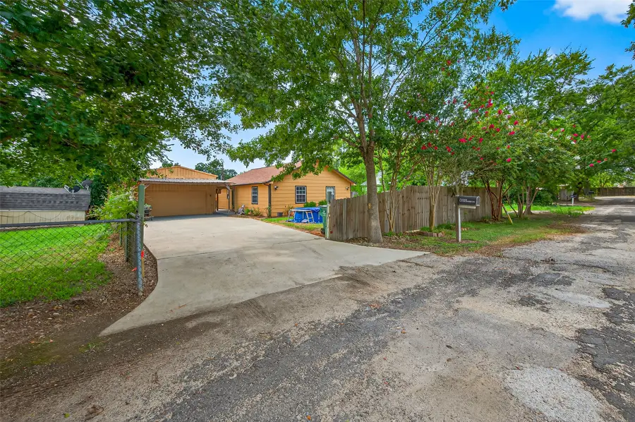 403 White Street, Madisonville, TX 77864 - Image #3