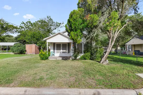 603 N Mechanic Street, Weimar, TX 78962