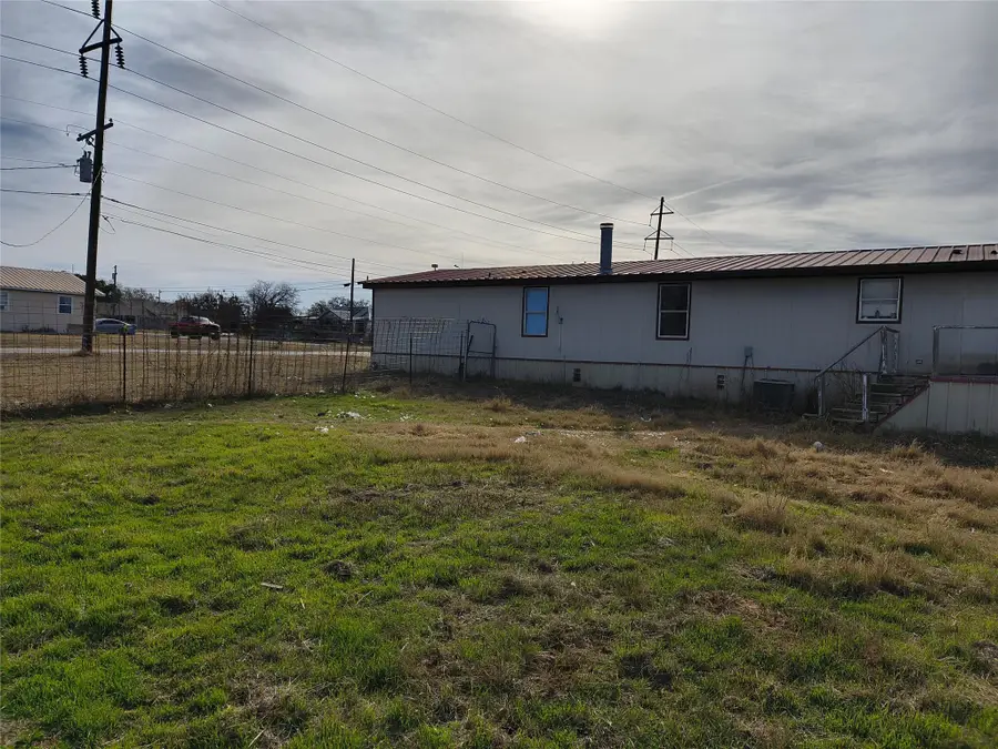 300 4th Street, Cross Plains, TX 76443 - Image #2
