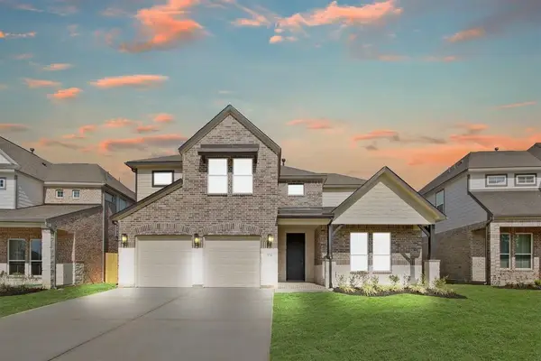 3216 Bushy Hawthorn Drive, Conroe, TX 77301