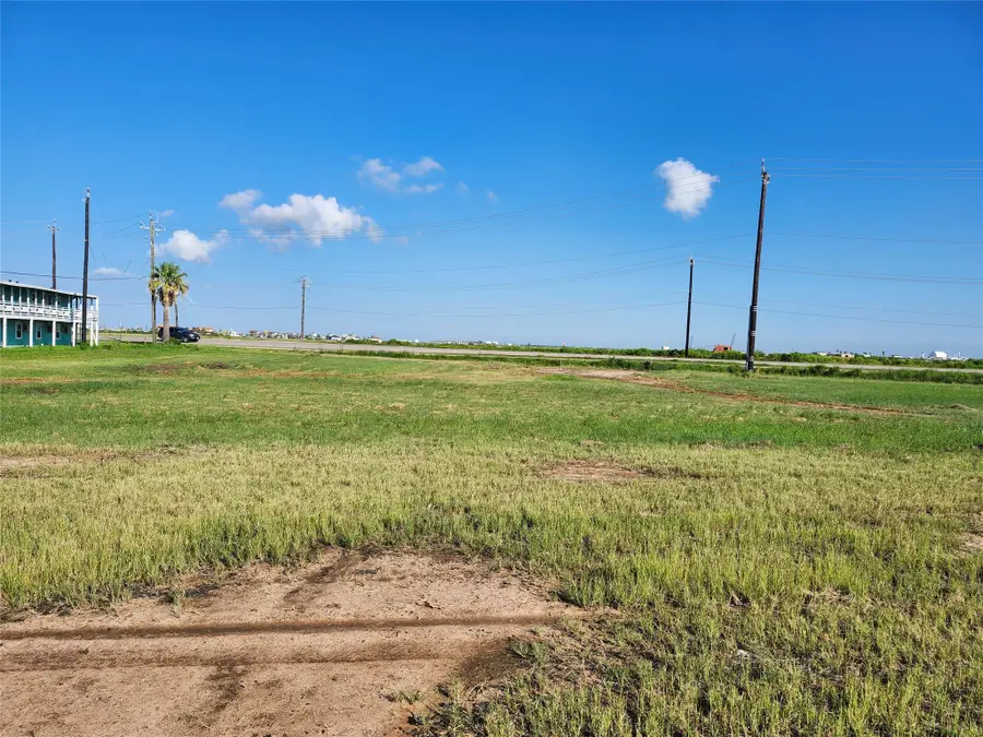 509 Blue Water Hwy Drive, Surfside Beach, TX 77541 - Image #3