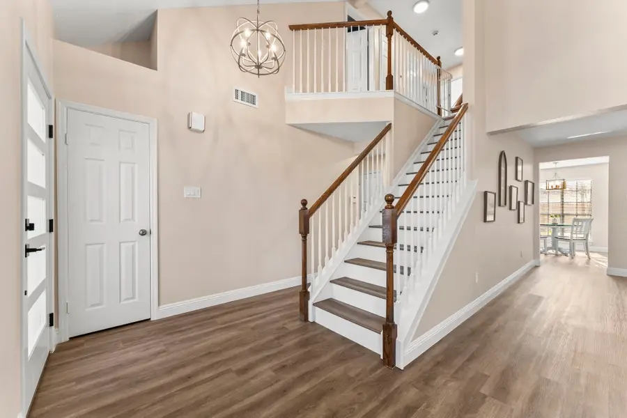 6 Dusky Meadow Place, The Woodlands, TX 77381 - Image #2