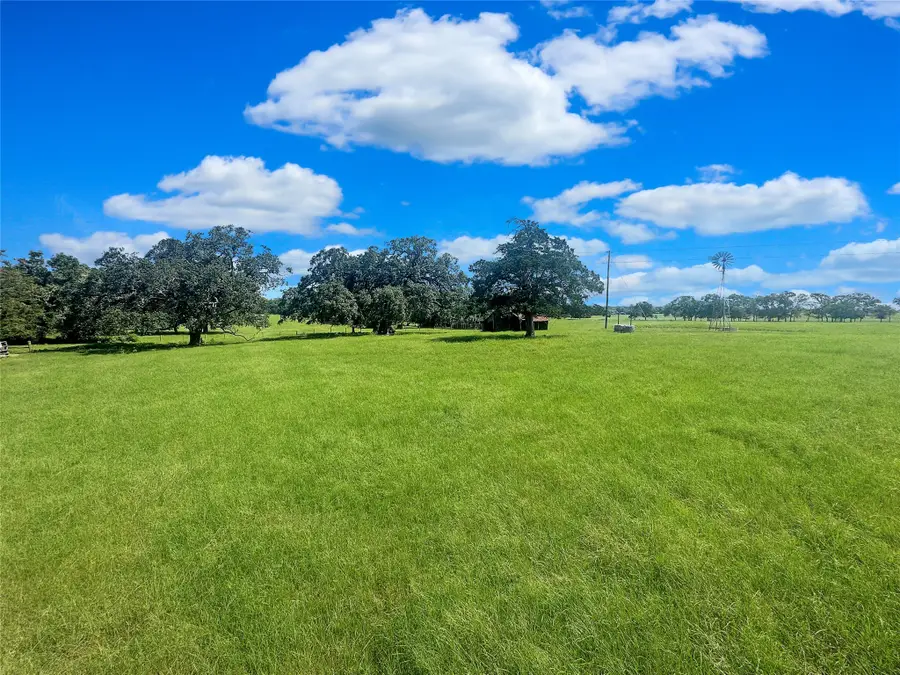 2270 Young Lane, Flatonia, TX 78941 - Image #2