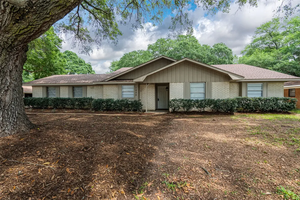 1025 N Meyer Street, Sealy, TX 77474 - #1