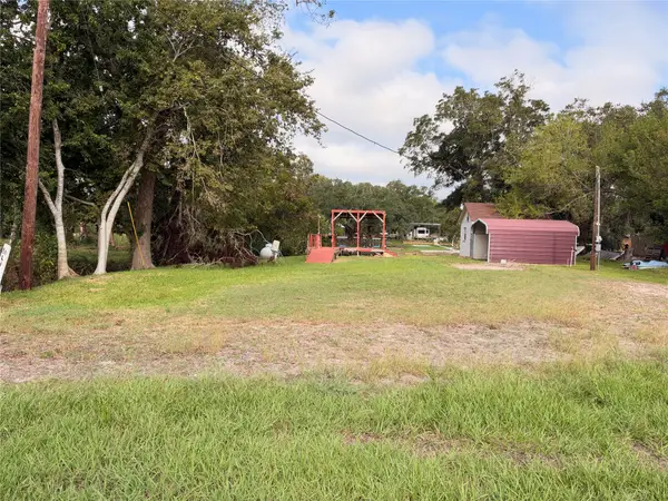 86 Lillian Lane, Sargent, TX 77414