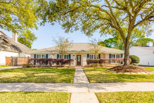 6134 Wigton Drive, Houston, TX 77096