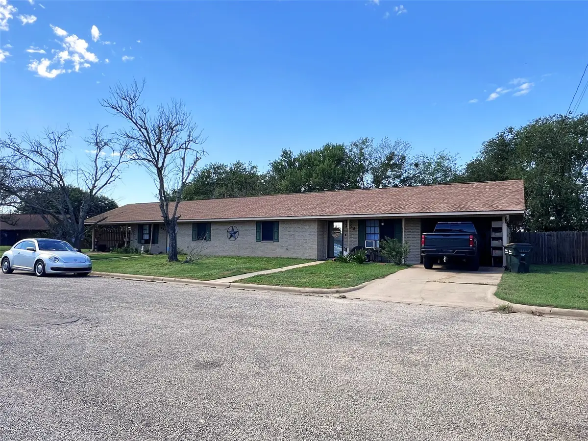 207 Cactus Street, Giddings, TX 78942 - #1