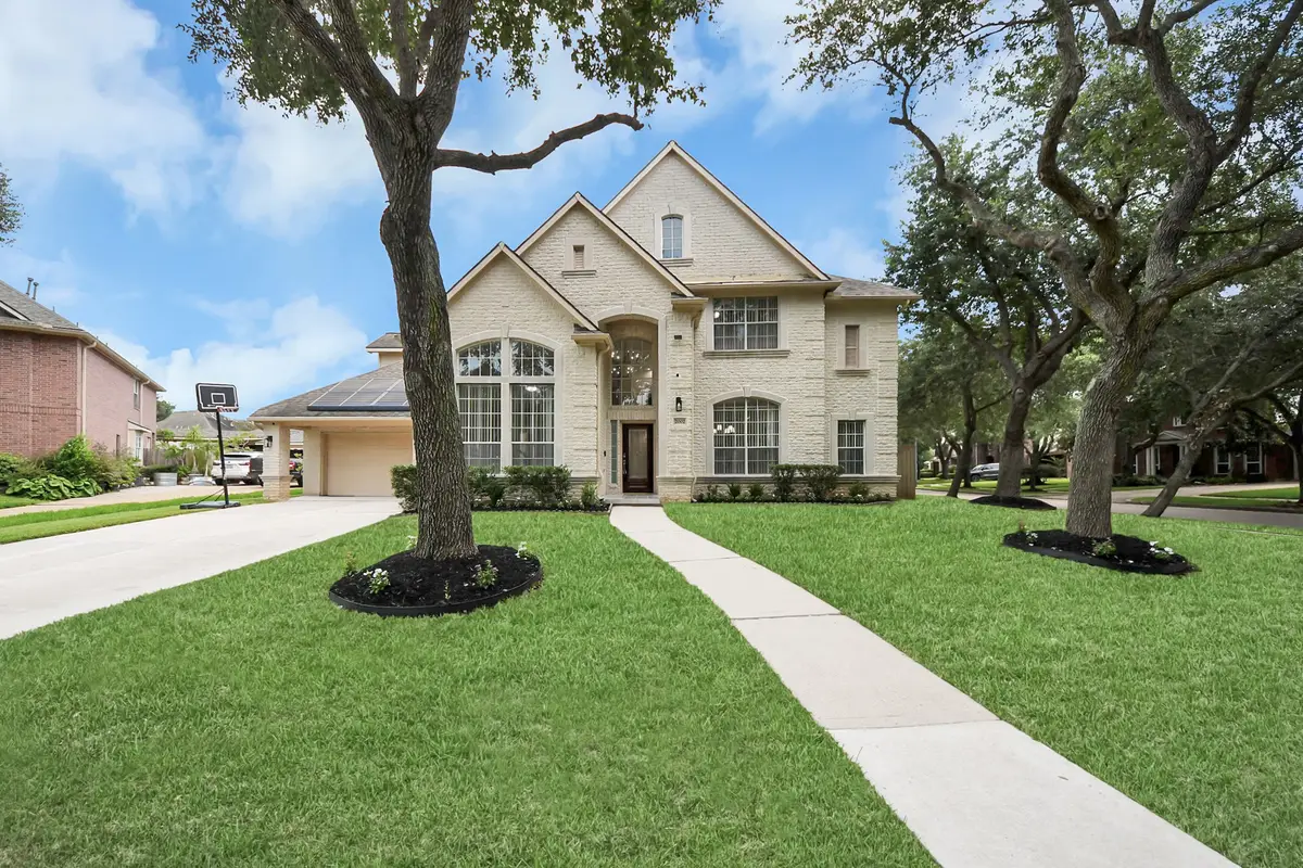 2002 Thorncrest Court, Sugar Land, TX 77479 - #1