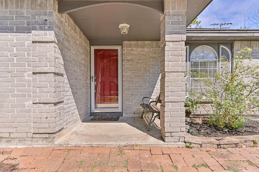 1115 W Castlewood Avenue, Friendswood, TX 77546 - Image #3