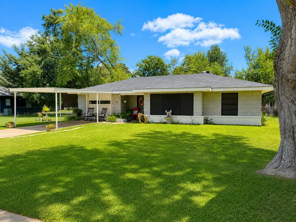208 W Center Street, Eagle Lake, TX 77434 - #1