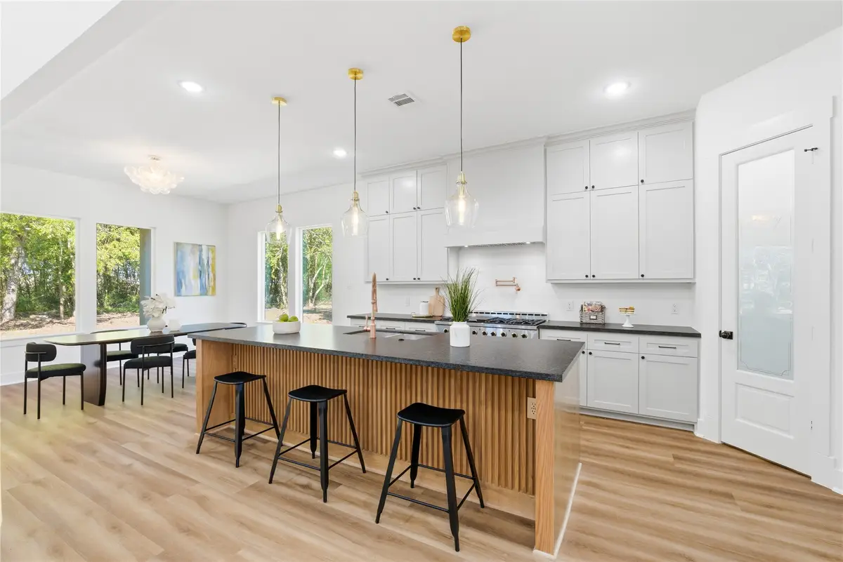 10913 Houston Drive, La Porte, TX 77571 - Image #1