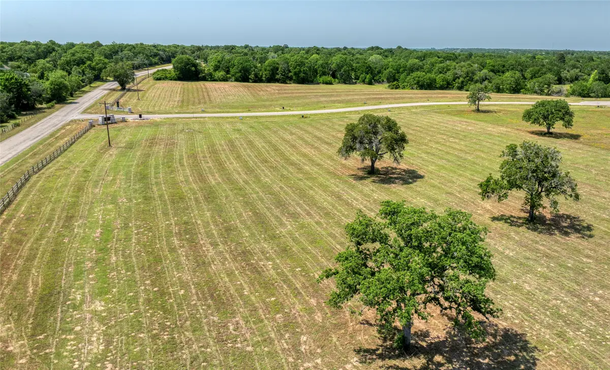 140 Bellwood Lake Lane, Bellville, TX 77418 - Image #1