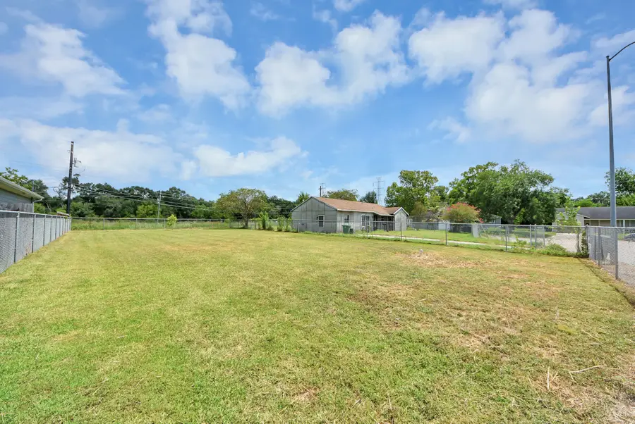 5743 Rue Street, Houston, TX 77033 - #2