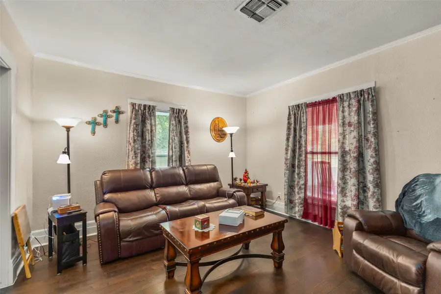 404 E Alabama Street, Wharton, TX 77488 - Image #2