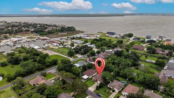 1916 41st Avenue N, Texas City, TX 77590