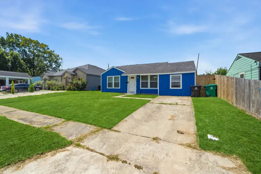 5330 Pershing Street, Houston, TX 77033 - #2