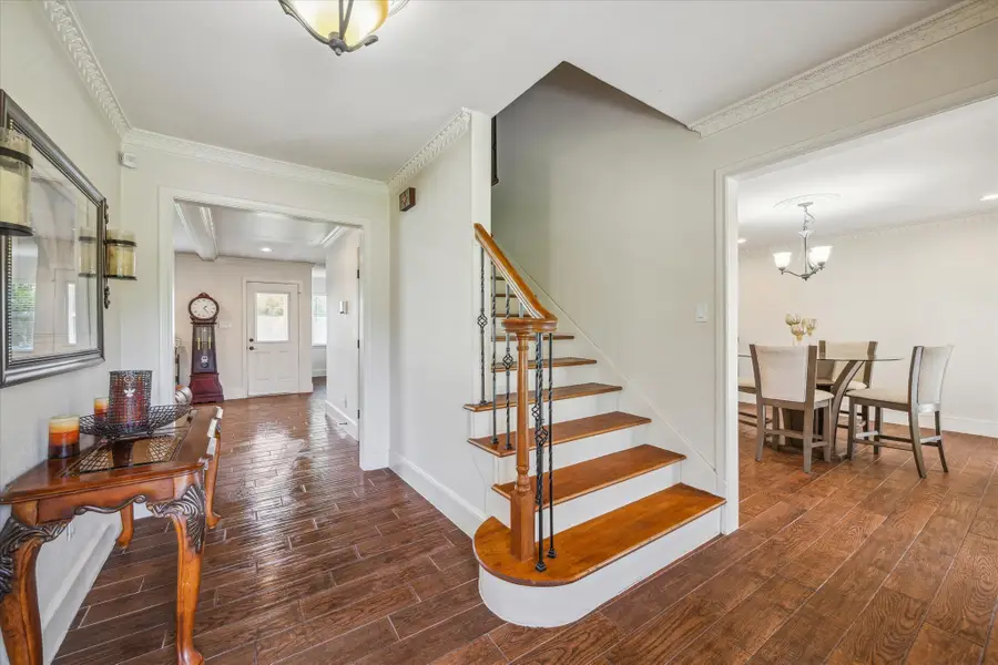 1615 Grand Valley Drive, Houston, TX 77090 - Image #2