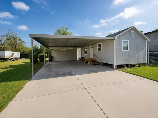 217 W Mulberry Avenue, Wharton, TX 77488