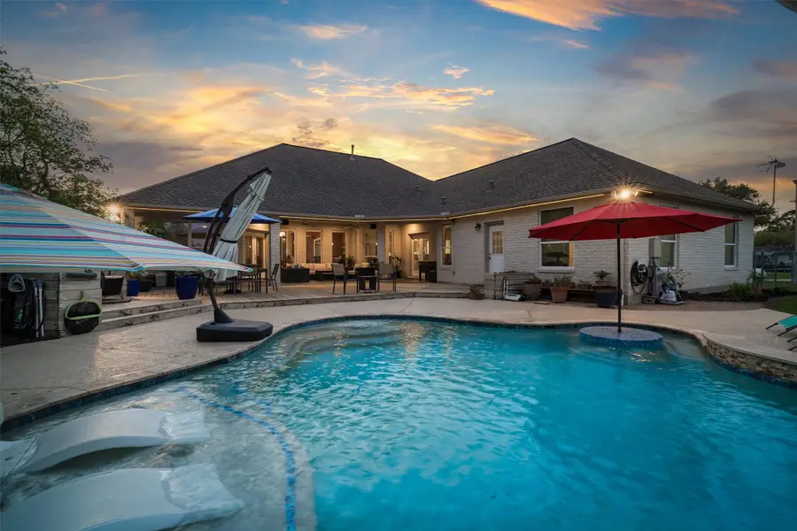 109 Avenue J, Dickinson, TX 77539 - #2