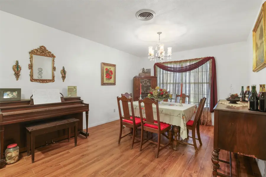 8406 E Mount Houston Road, Houston, TX 77050 - #3