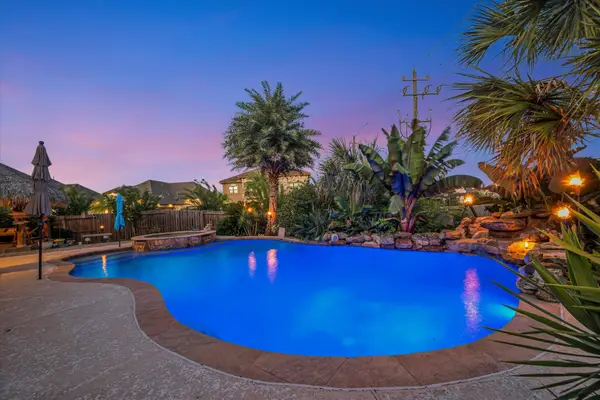 322 Marina Oaks Court, Kemah, TX 77565