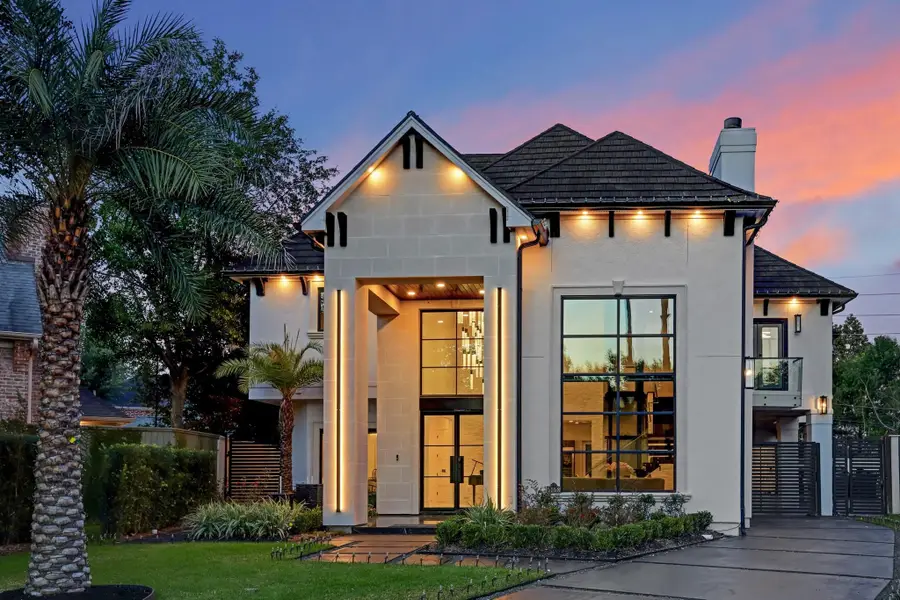 5158 Huckleberry Circle, Houston, TX 77056 - Image #2